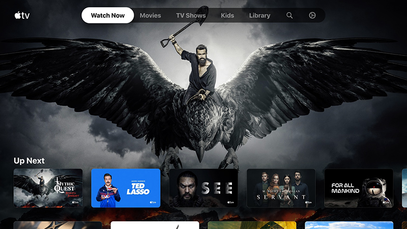 여러 영화와 TV 프로그램이 있는 Apple TV 사용자 인터페이스를 갖춘 TV 화면.
